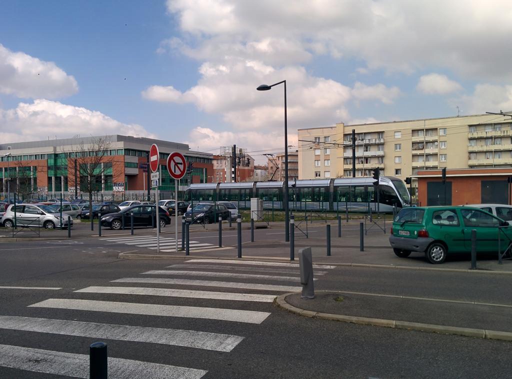 Studio Premium Zenith Arenes Purpan Toulouse Exterior photo
